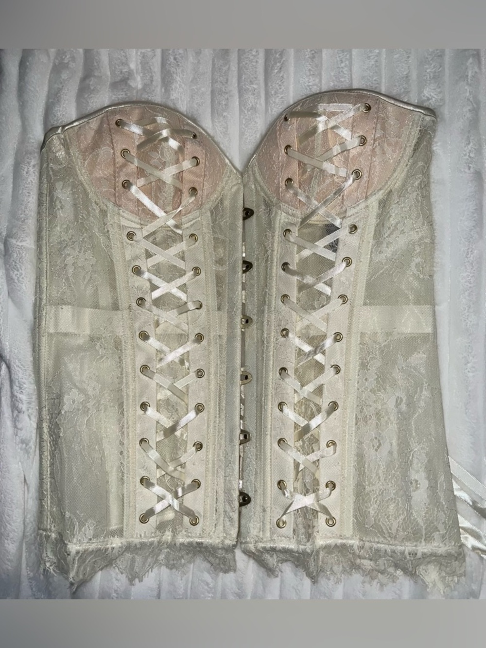 Adore Me white lace corset top #corsetry #lace #lingerie Size L